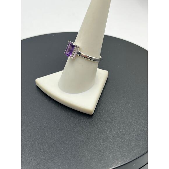 Sterling Silver Natural Emerald Cut Purple Amethyst Solitaire Ring Size 8.25 - Picture 4 of 12